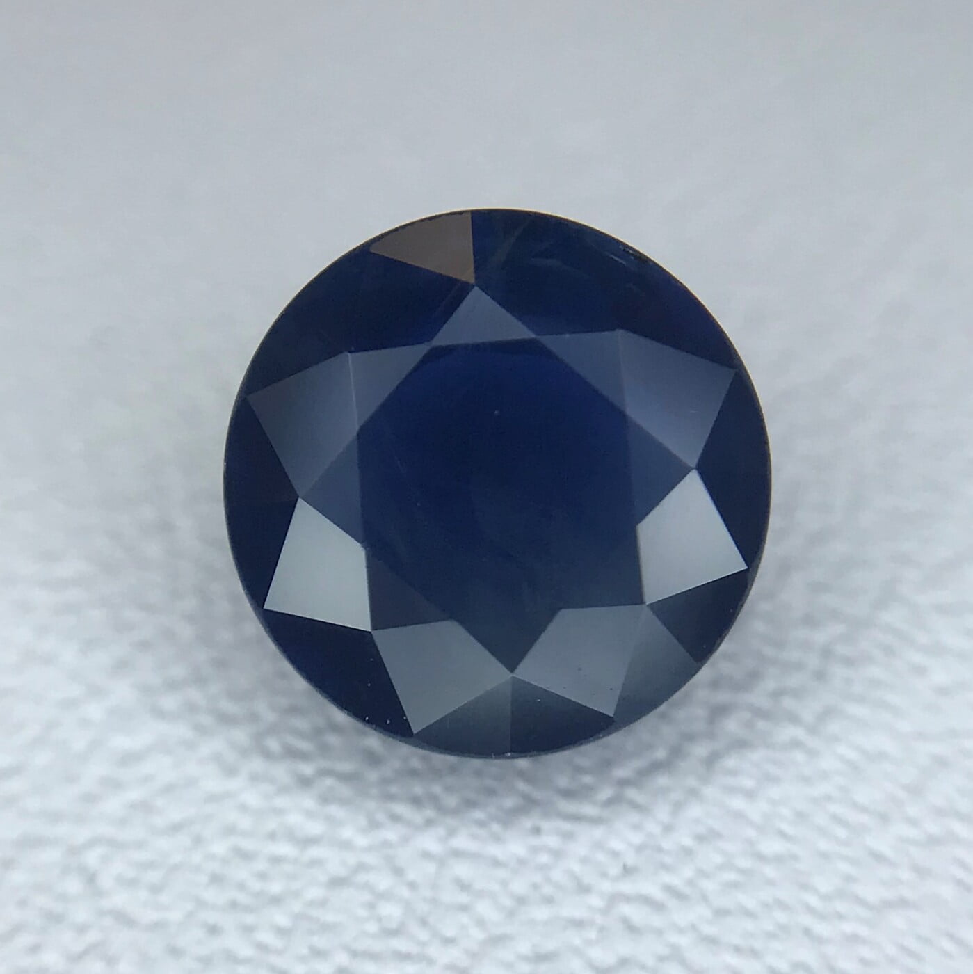 0.85ct Round Brilliant Cut Sapphire